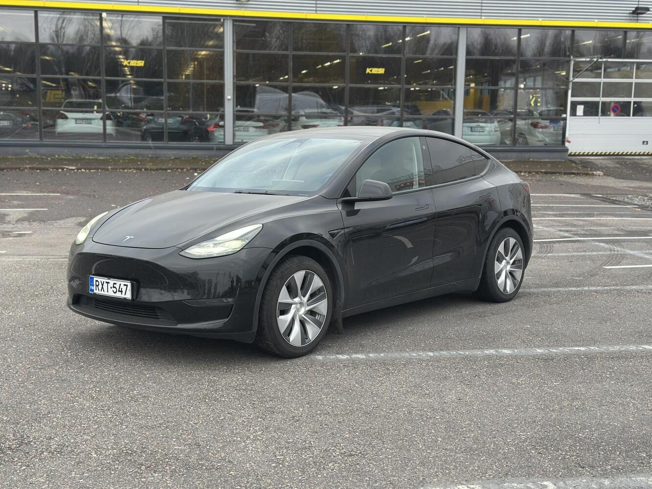 Tesla Model Y vaihtoauto