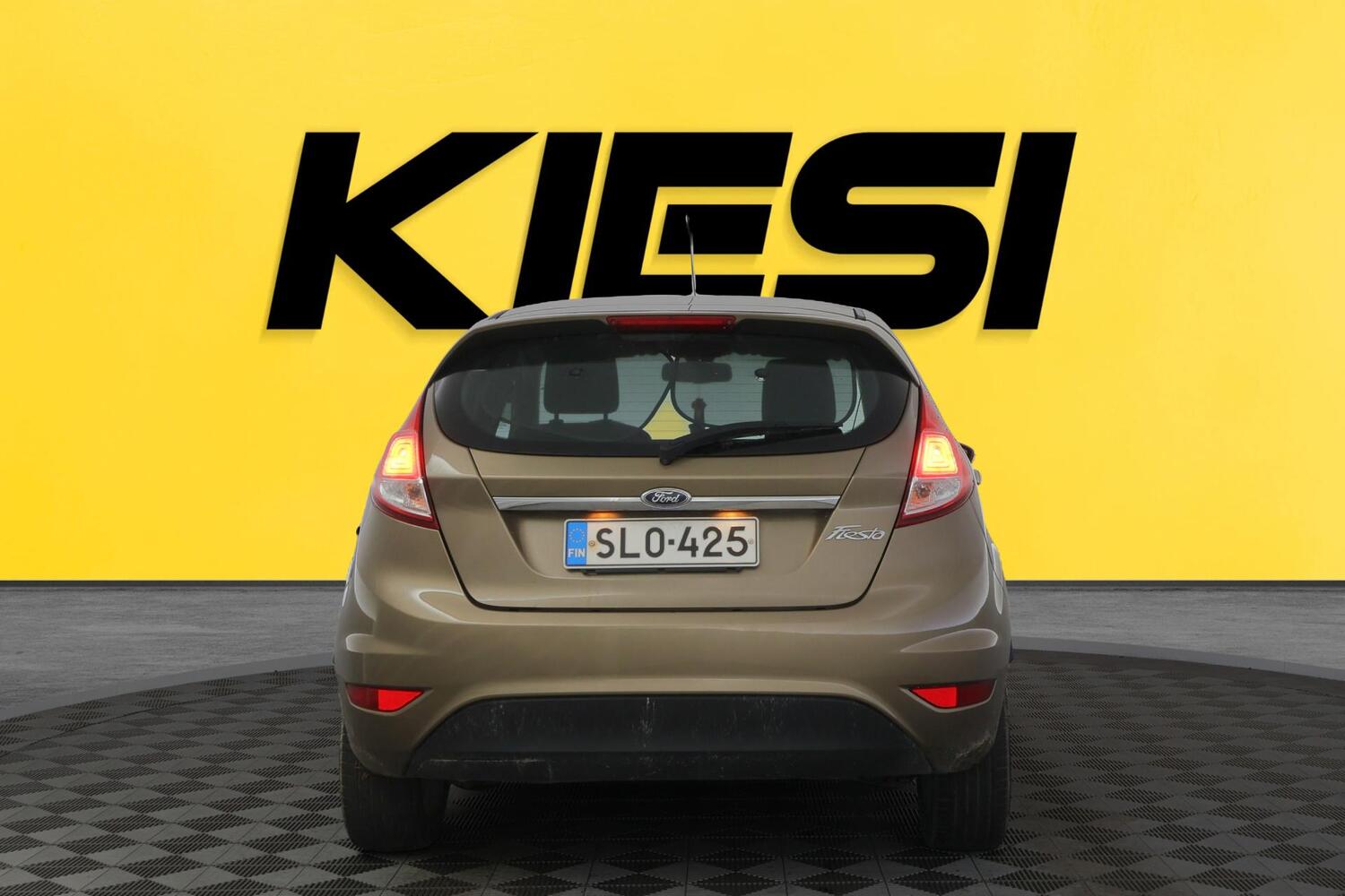 Ford Fiesta vaihtoauto