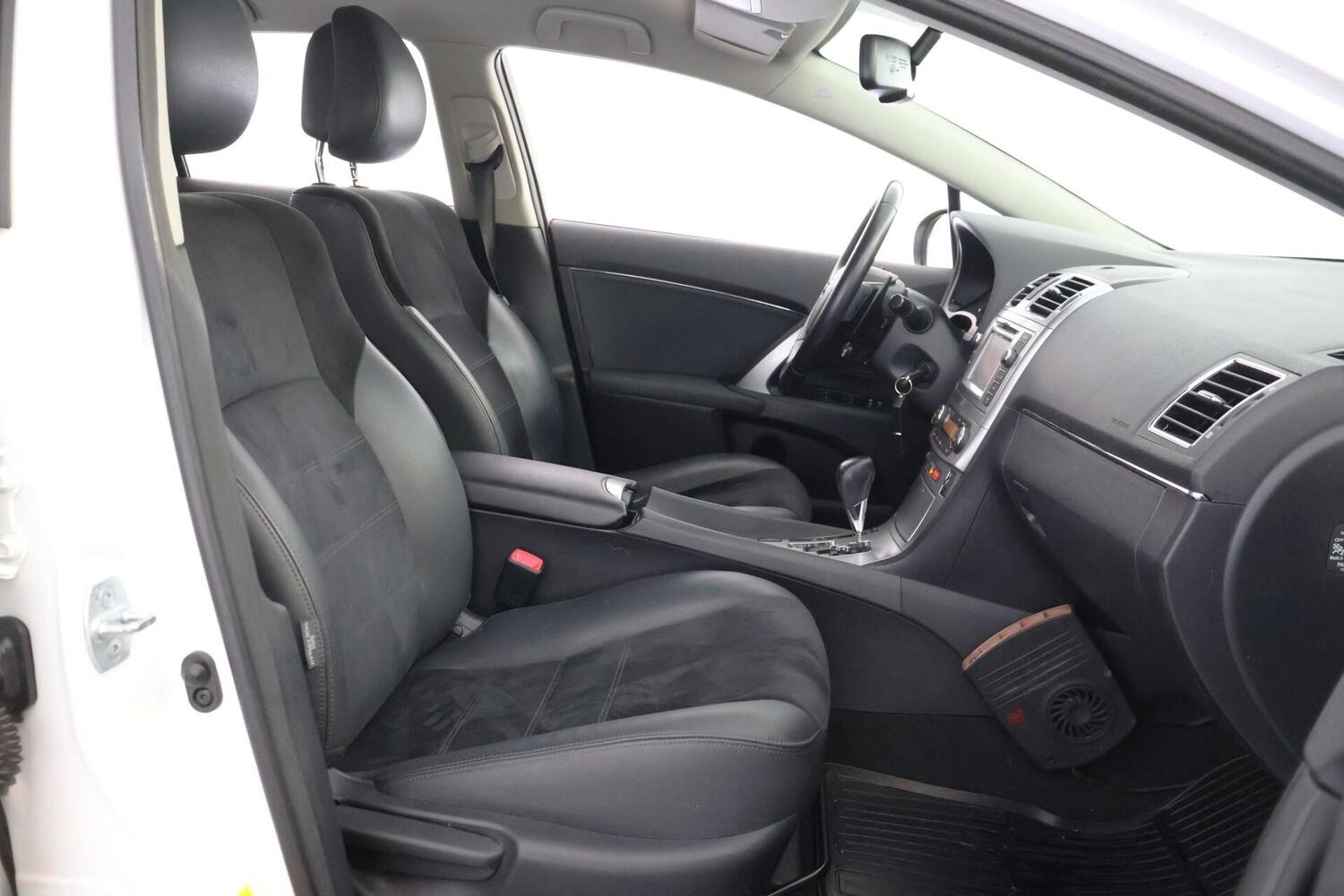 Toyota Avensis vaihtoauto