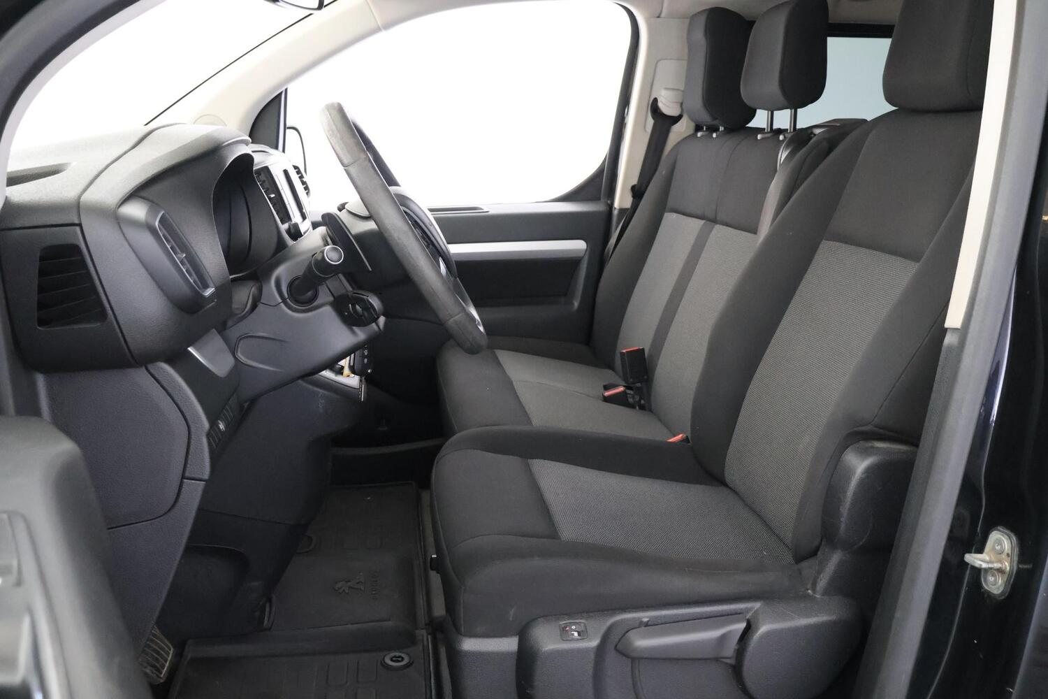 Peugeot Traveller vaihtoauto