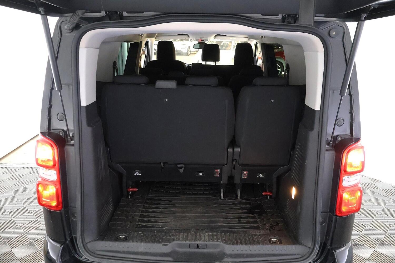 Peugeot Traveller vaihtoauto
