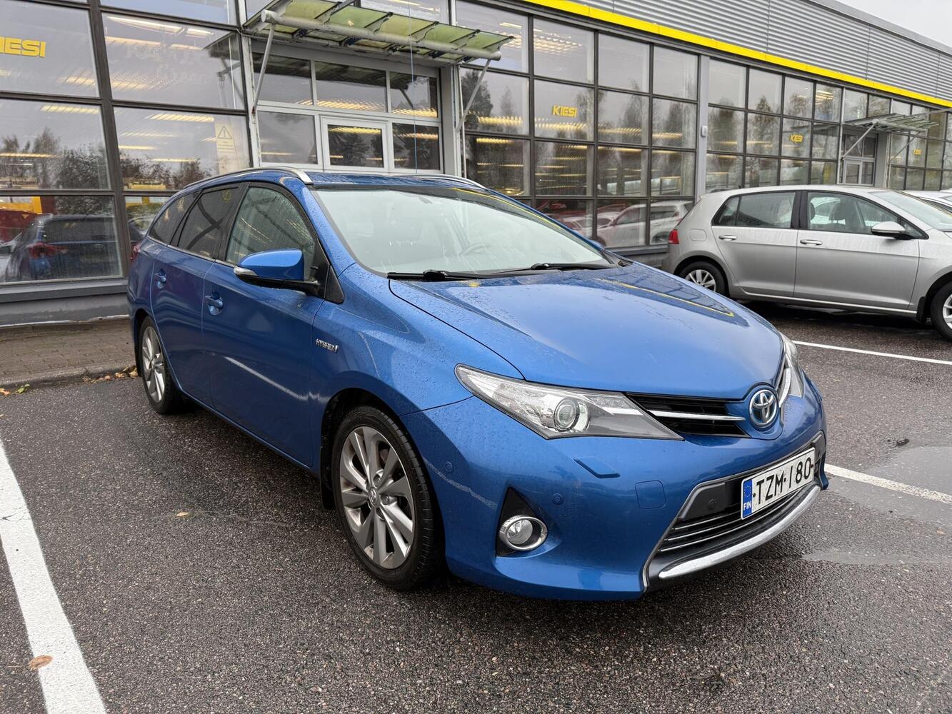 Toyota Auris vaihtoauto