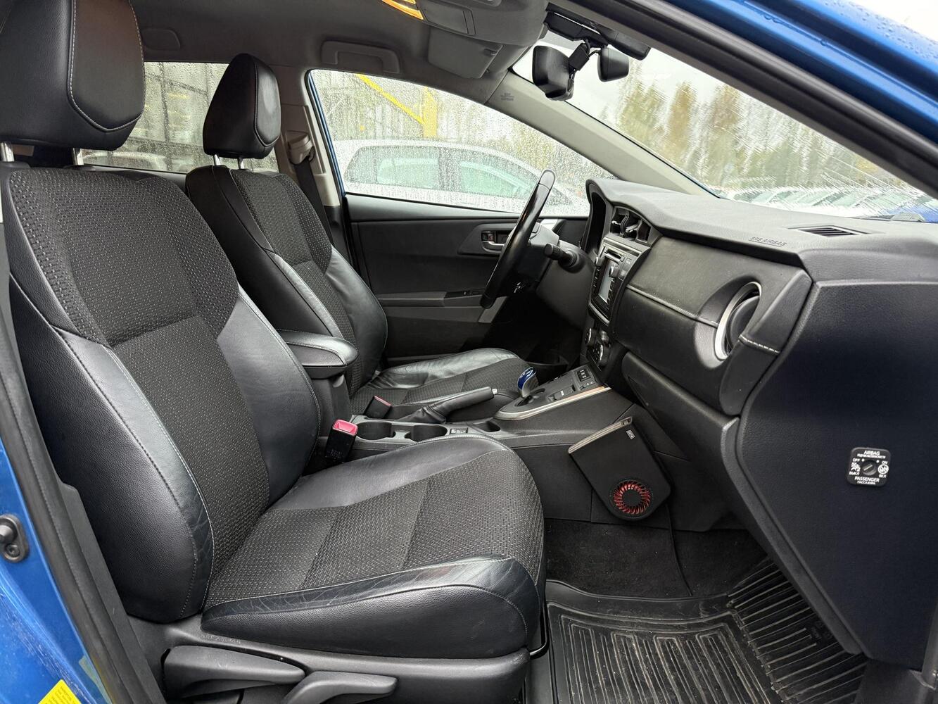 Toyota Auris vaihtoauto