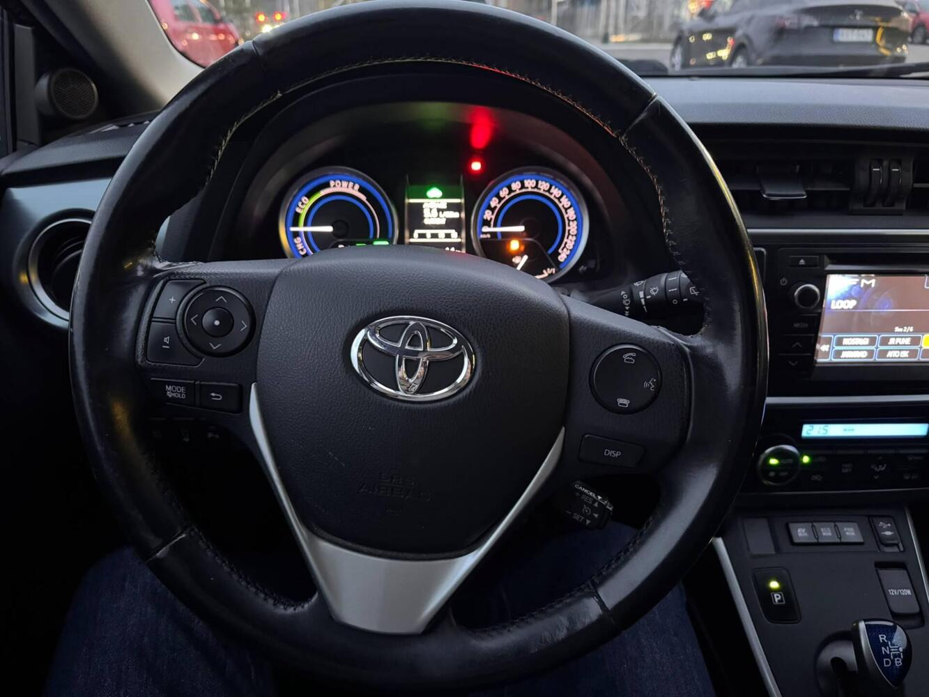 Toyota Auris vaihtoauto