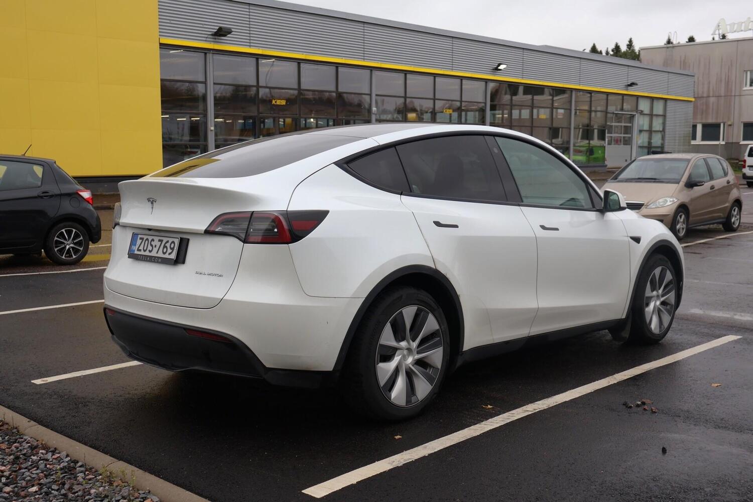 Tesla Model Y vaihtoauto