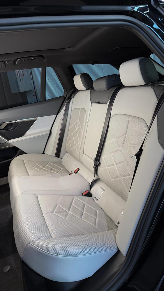 BMW i5 M60 vaihtoauto