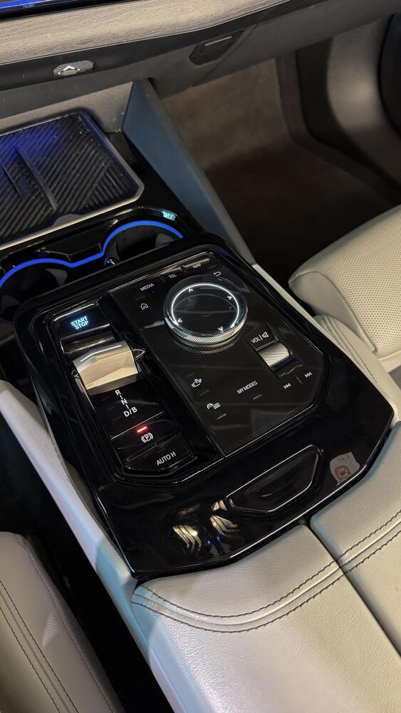 BMW i5 M60 vaihtoauto
