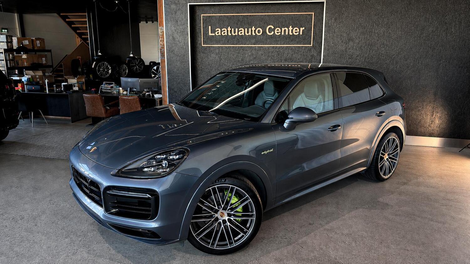 Porsche Cayenne vaihtoauto