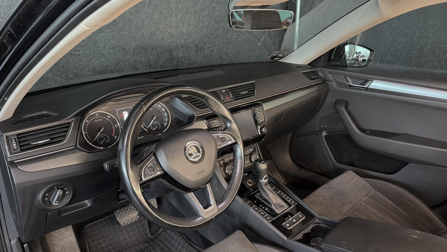 Skoda Superb vaihtoauto