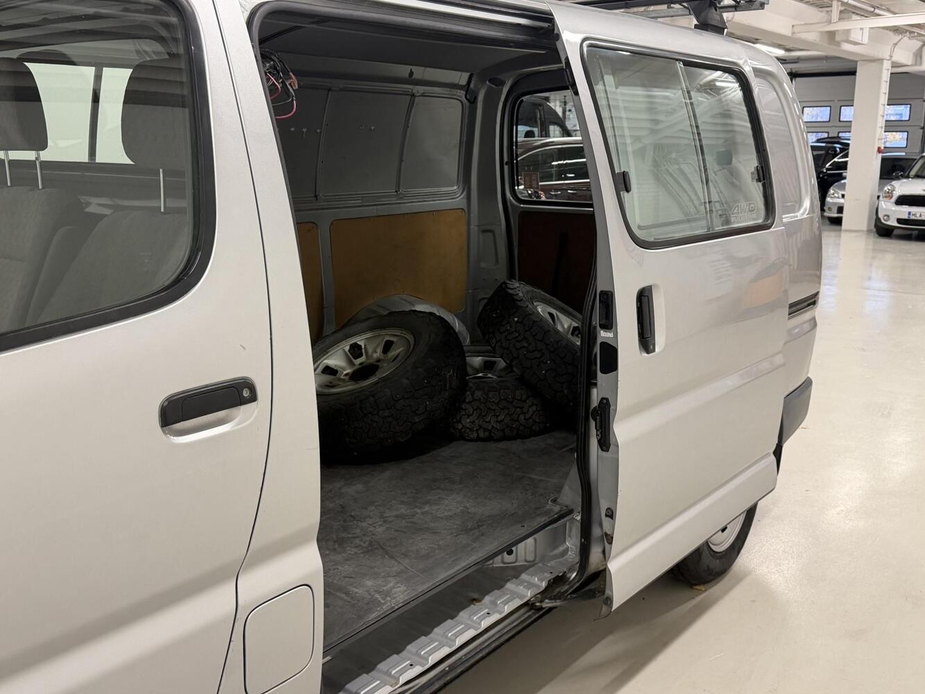 Toyota Hiace vaihtoauto