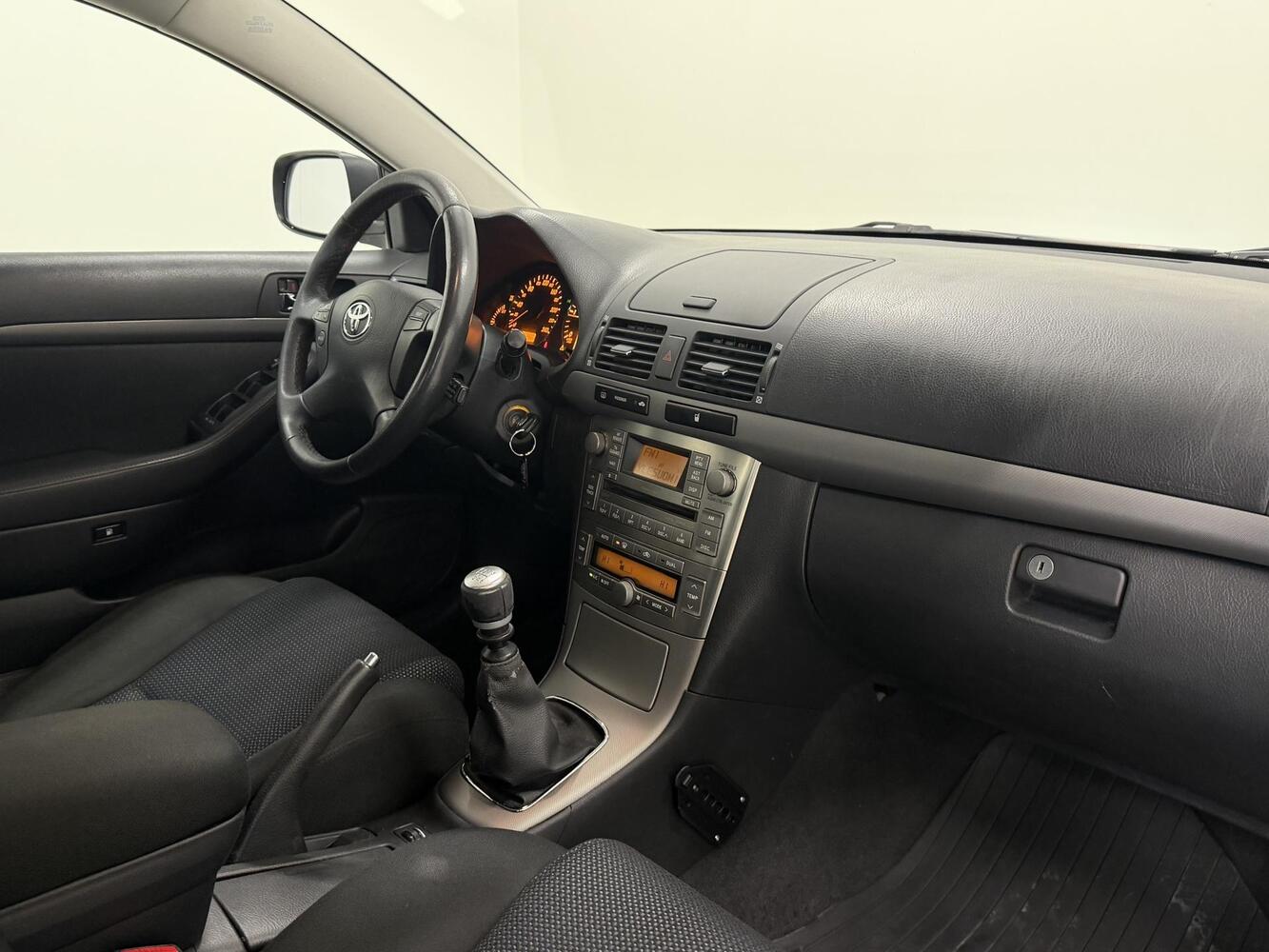 Toyota Avensis vaihtoauto