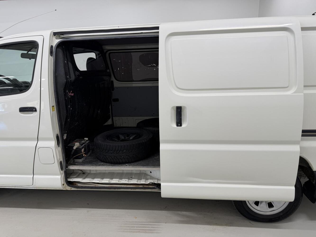 Toyota Hiace vaihtoauto