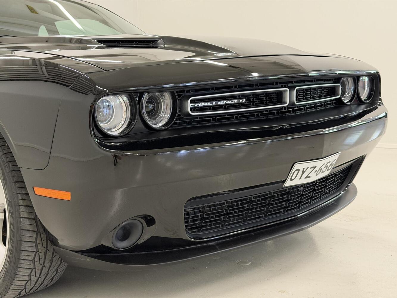 Dodge Challenger vaihtoauto
