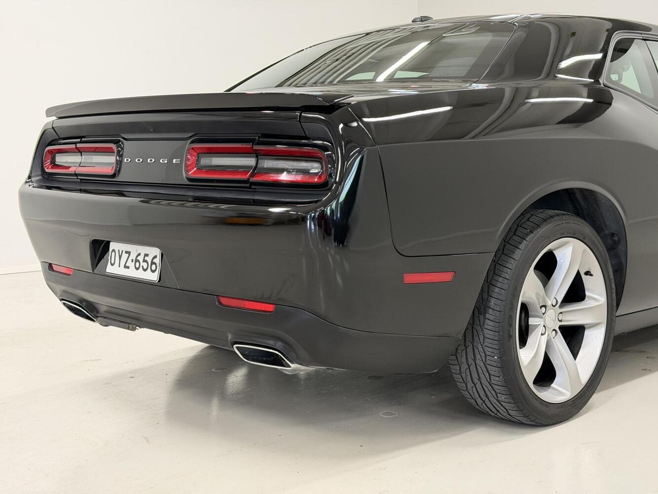 Dodge Challenger vaihtoauto