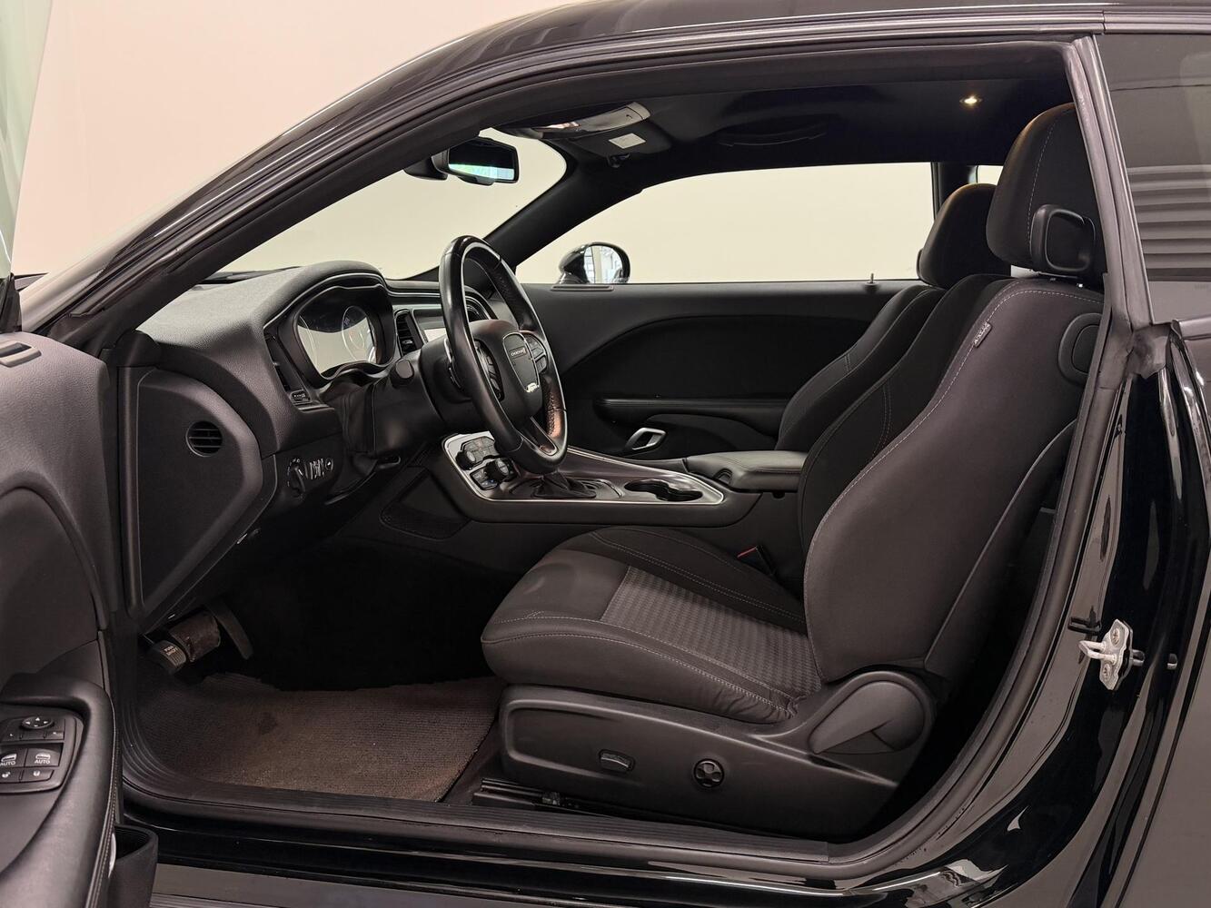 Dodge Challenger vaihtoauto
