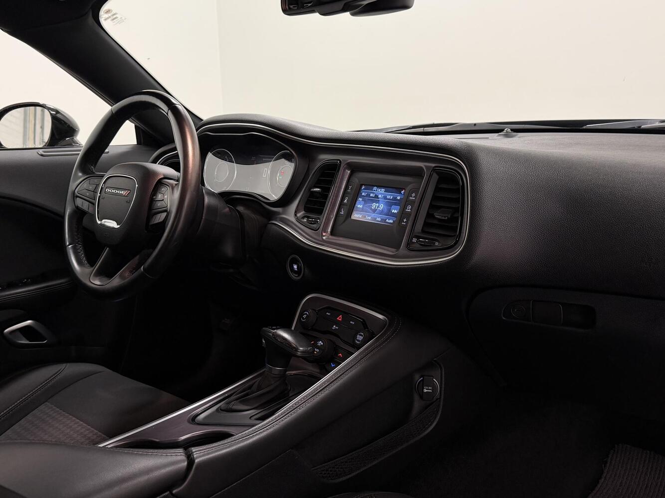 Dodge Challenger vaihtoauto