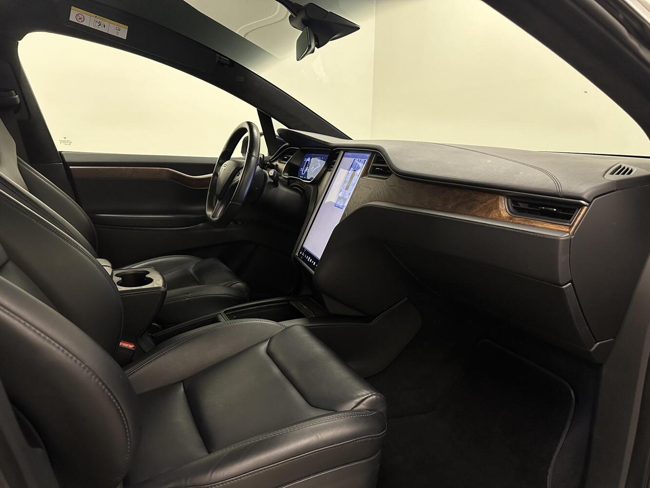 Tesla Model X vaihtoauto