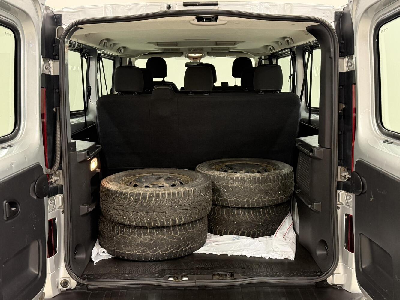 Opel Vivaro vaihtoauto
