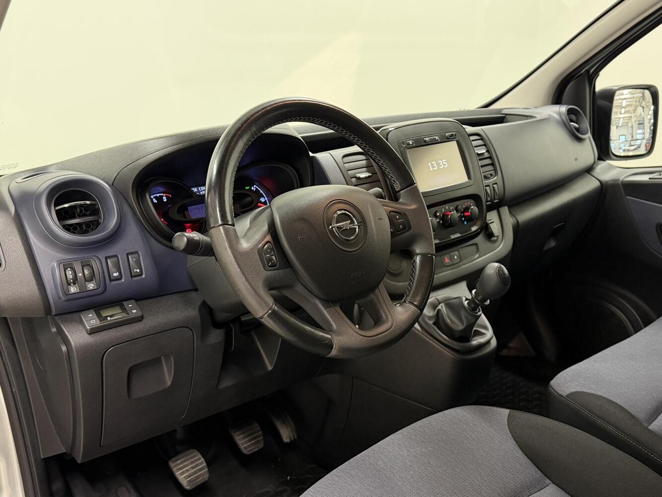 Opel Vivaro vaihtoauto