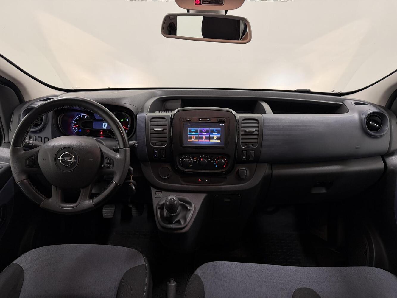 Opel Vivaro vaihtoauto