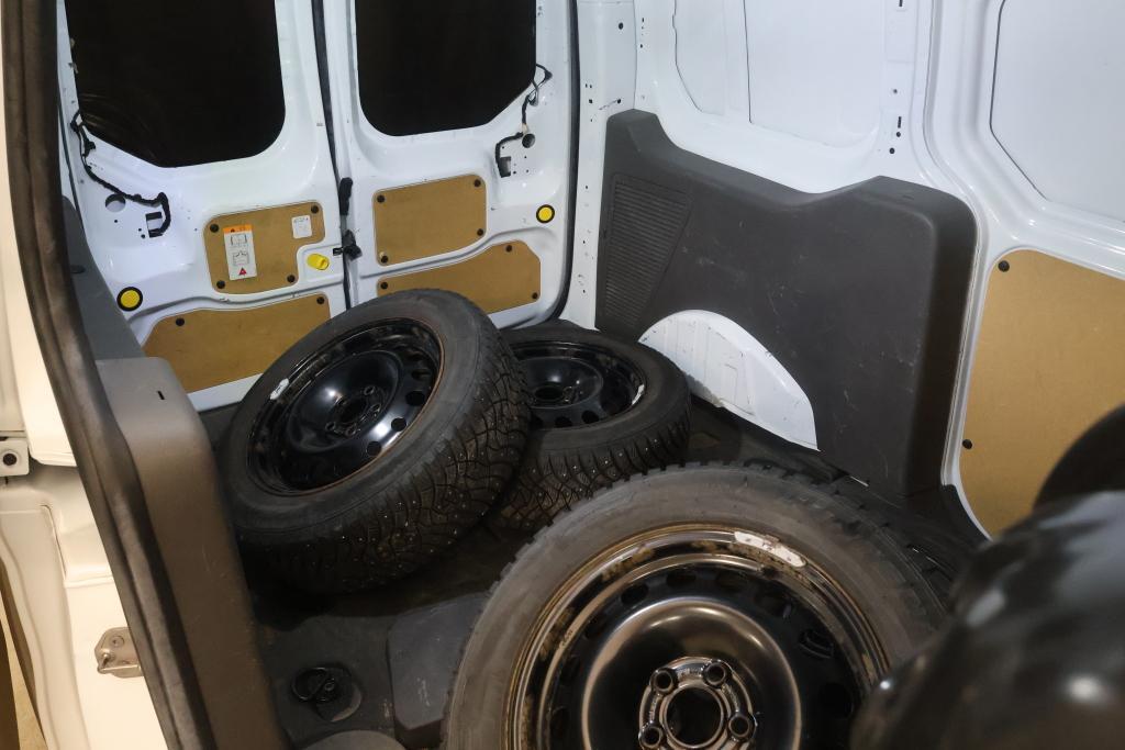 Ford Transit Connect vaihtoauto