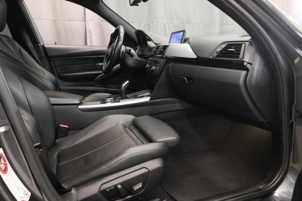 BMW 330 vaihtoauto