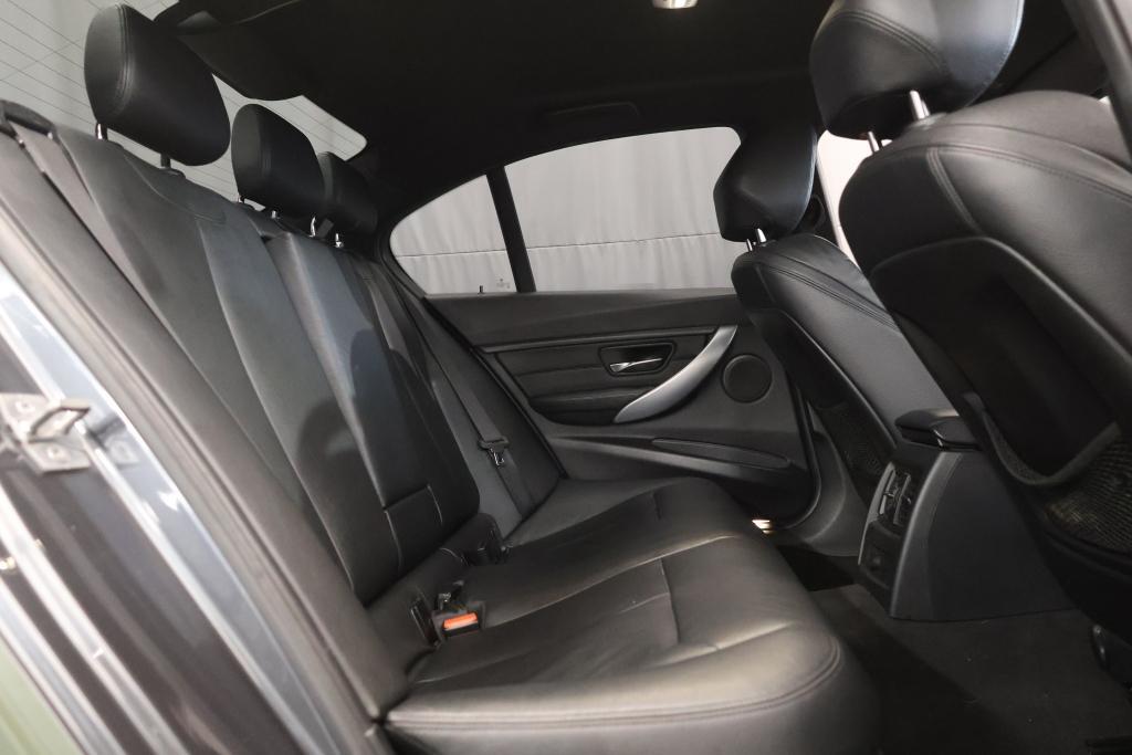 BMW 330 vaihtoauto