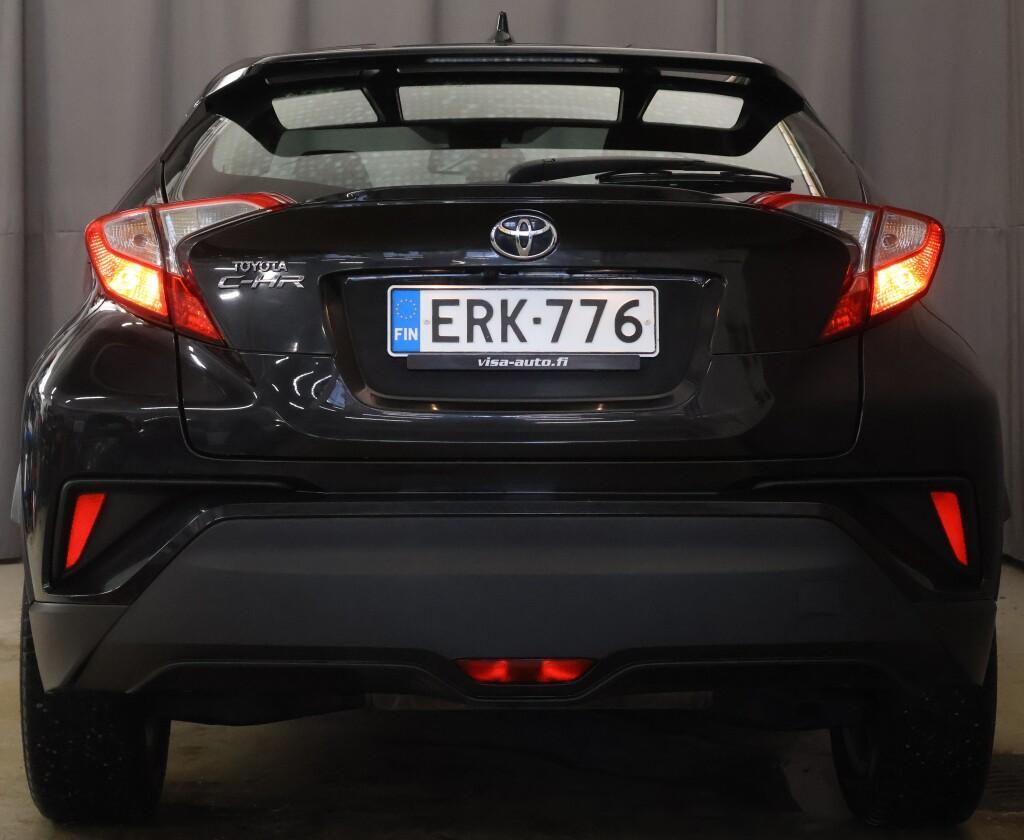 Toyota C-HR vaihtoauto