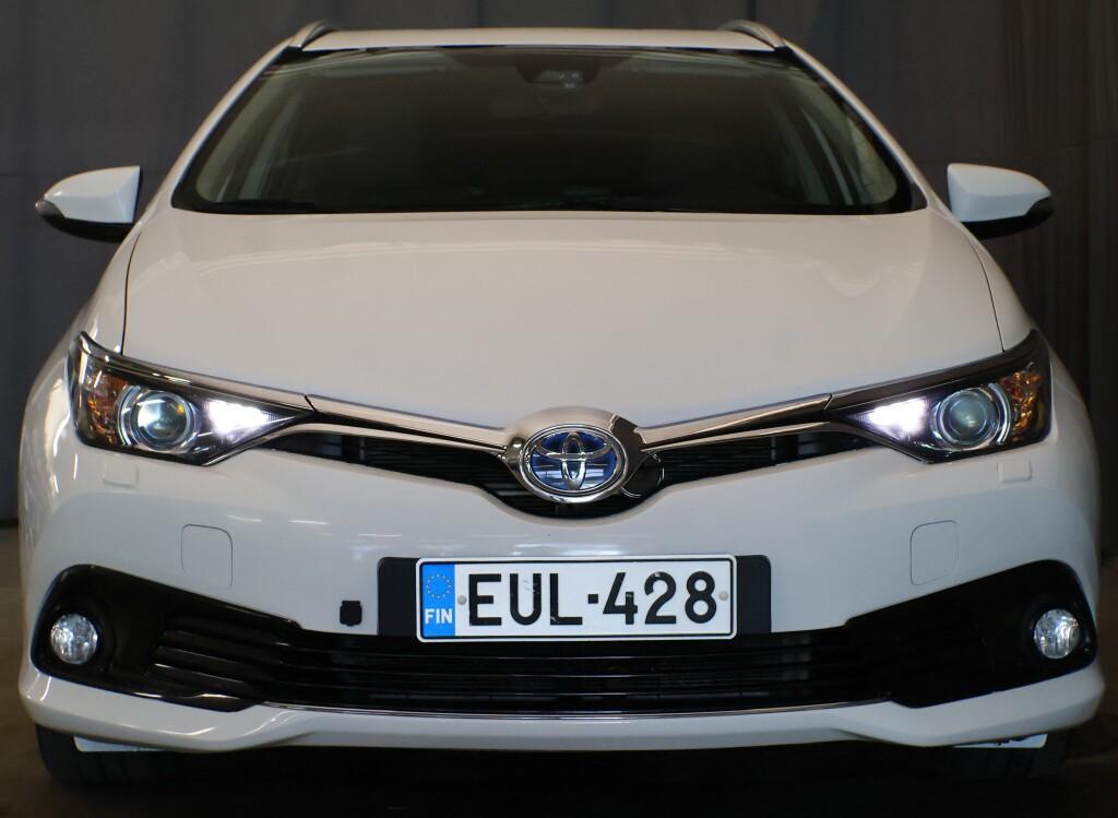 Toyota Auris vaihtoauto