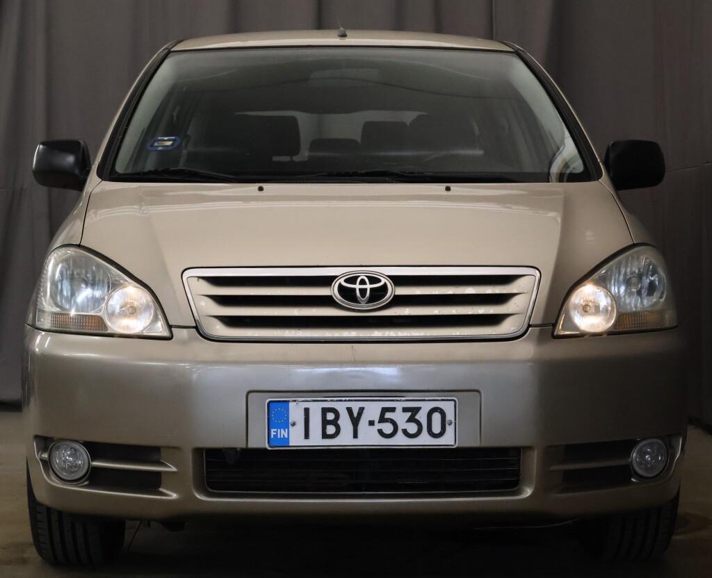 Toyota Avensis vaihtoauto