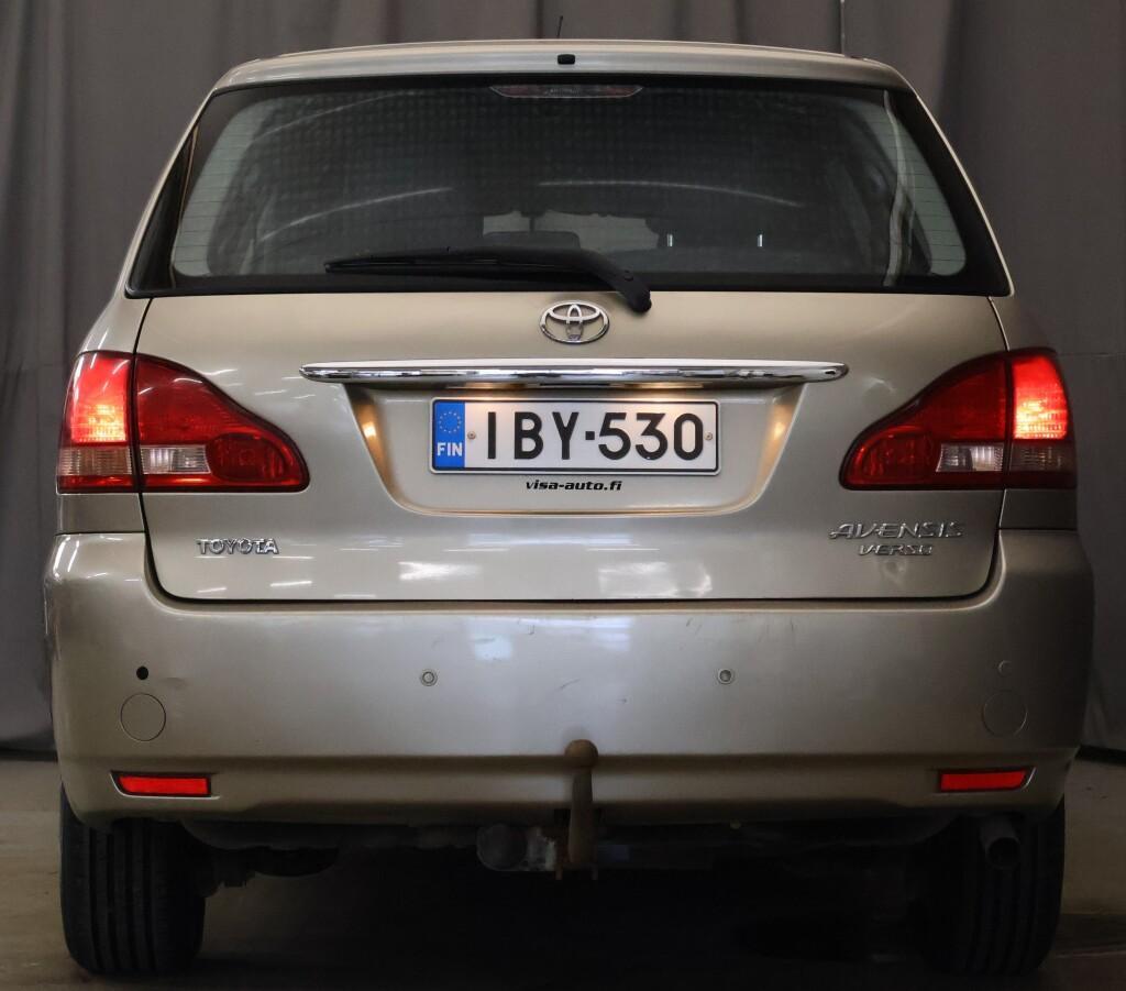 Toyota Avensis vaihtoauto