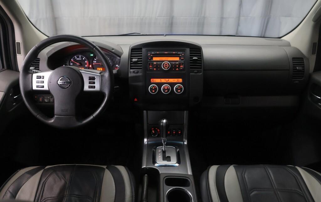 Nissan Navara vaihtoauto