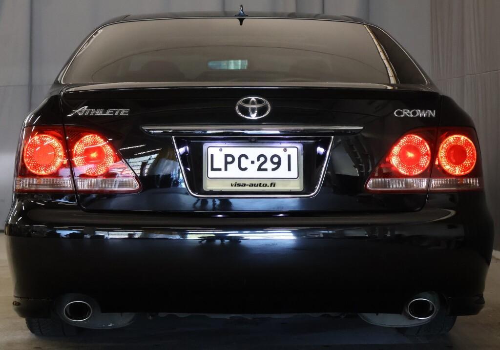 Toyota Crown vaihtoauto