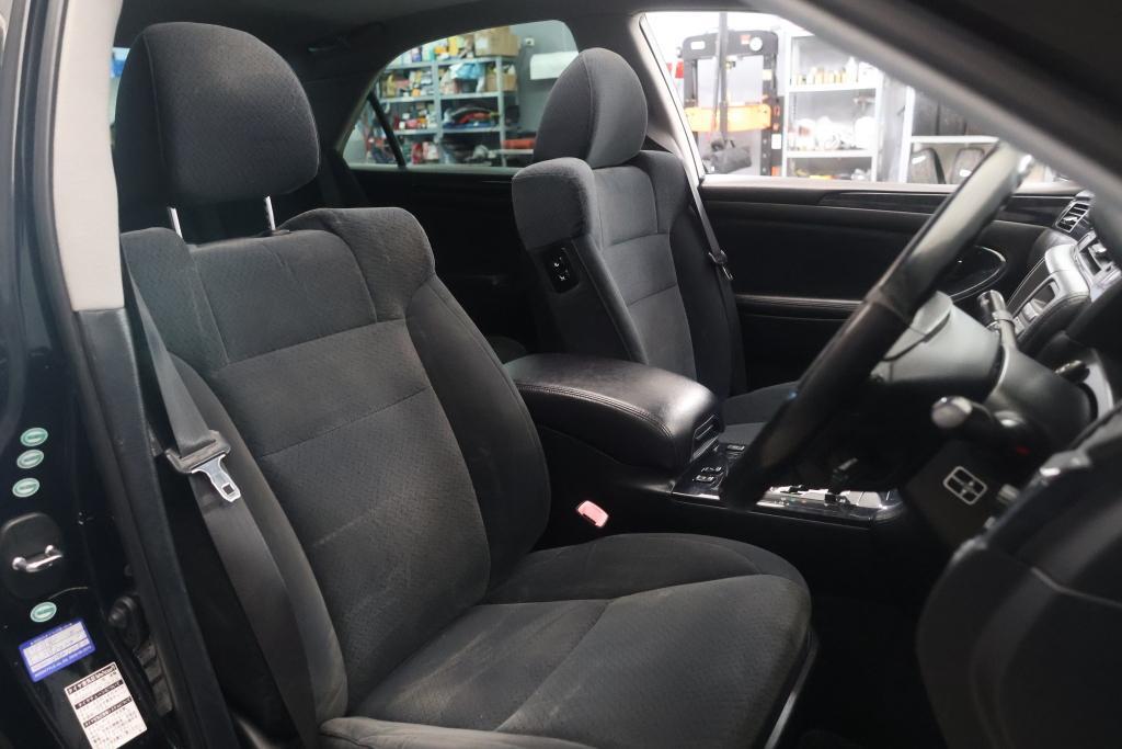 Toyota Crown vaihtoauto