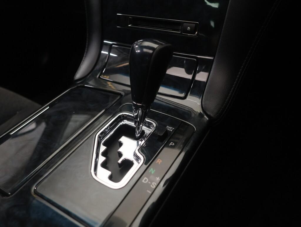 Toyota Crown vaihtoauto