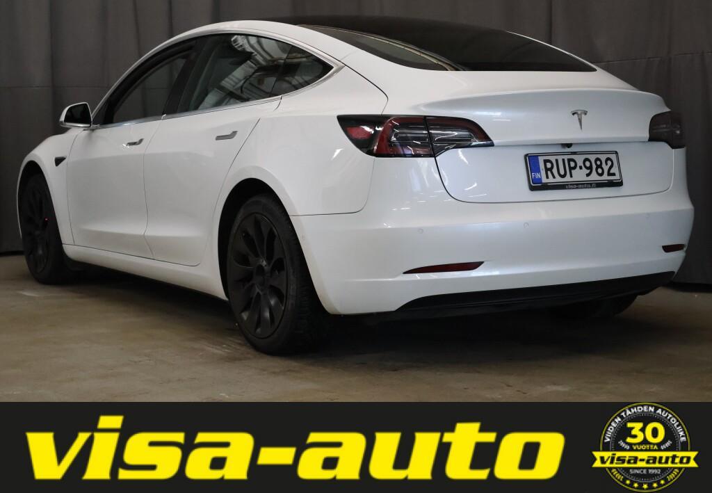 Tesla Model 3 vaihtoauto