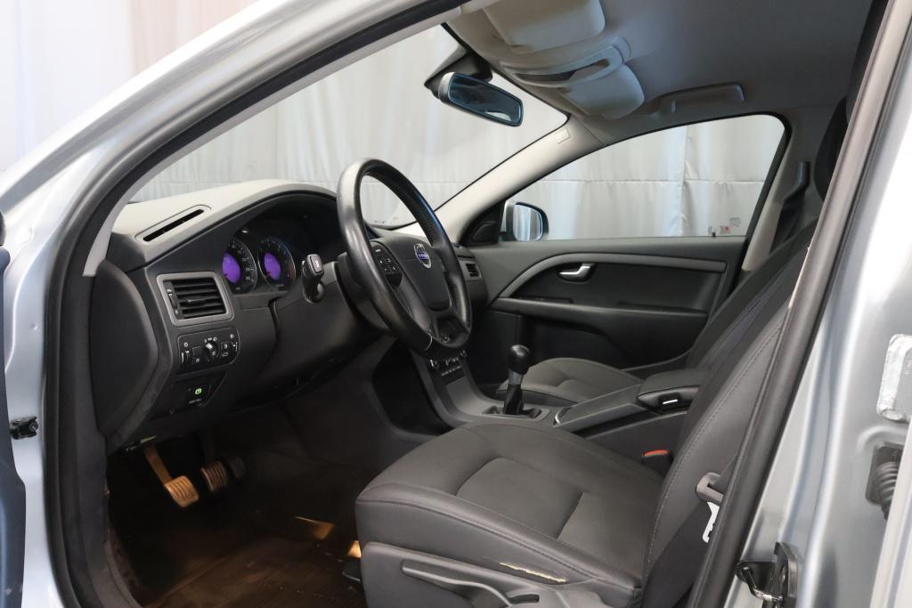 Volvo V70 vaihtoauto