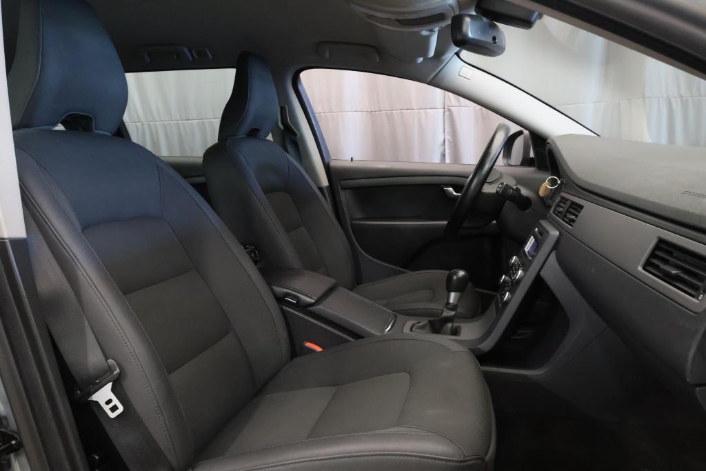 Volvo V70 vaihtoauto