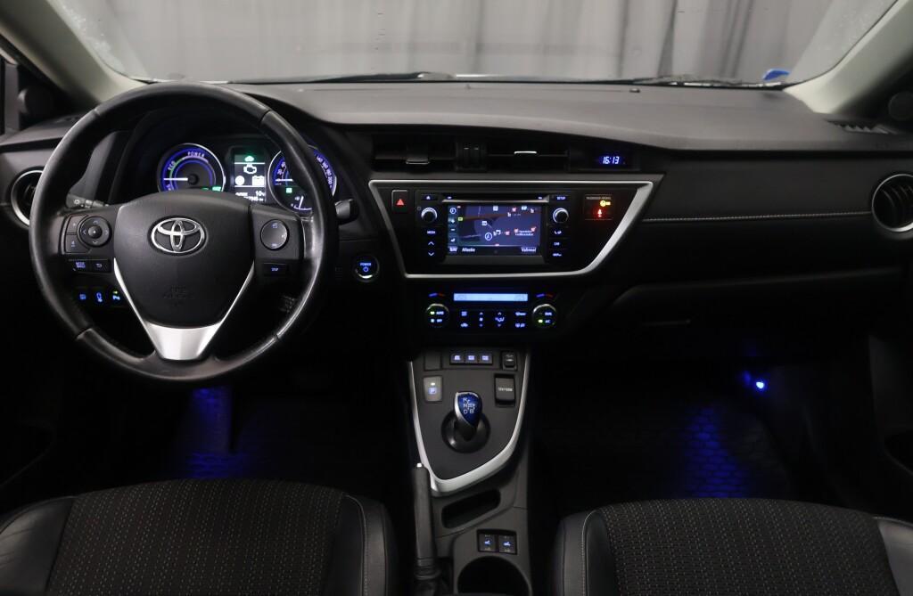 Toyota Auris vaihtoauto