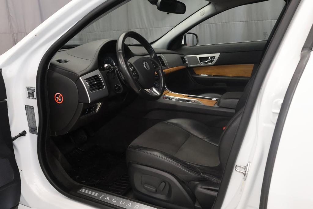 Jaguar XF vaihtoauto