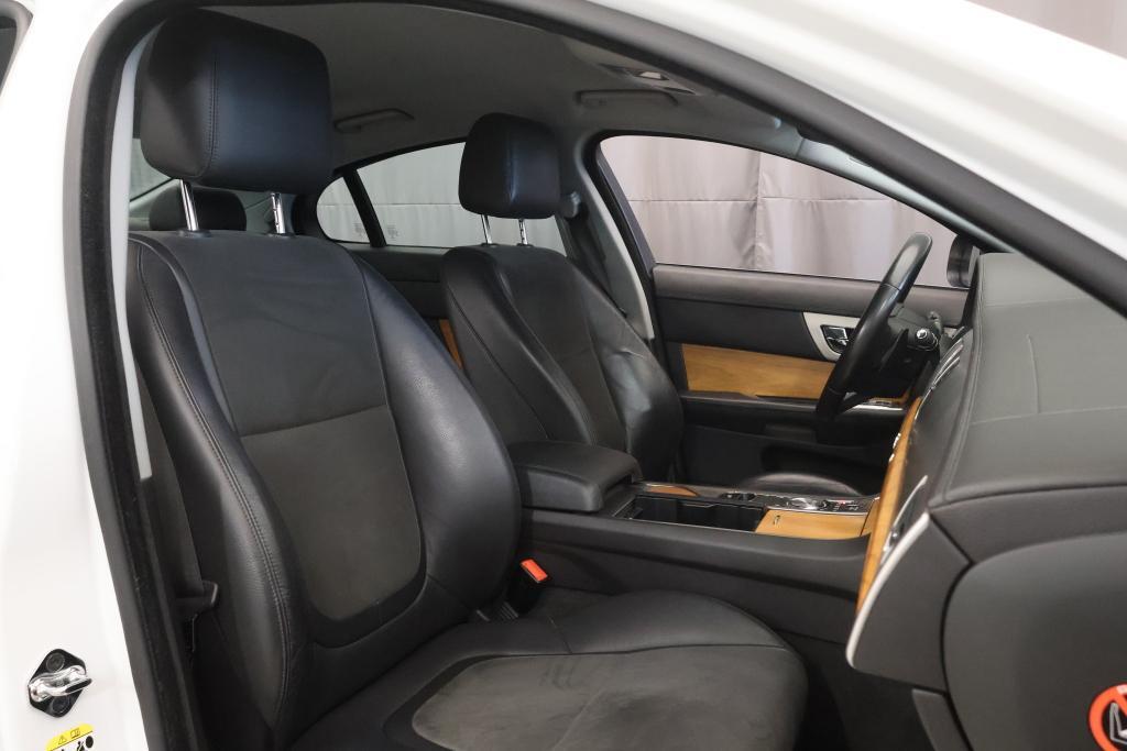 Jaguar XF vaihtoauto