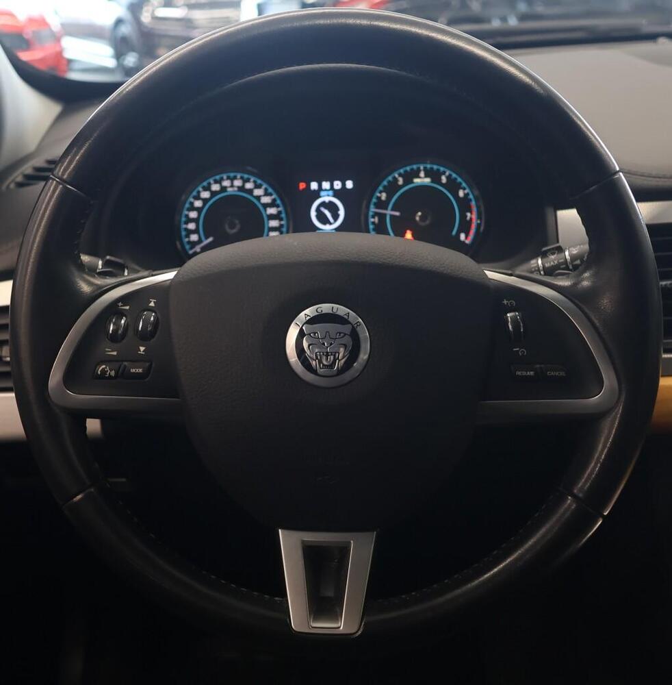 Jaguar XF vaihtoauto
