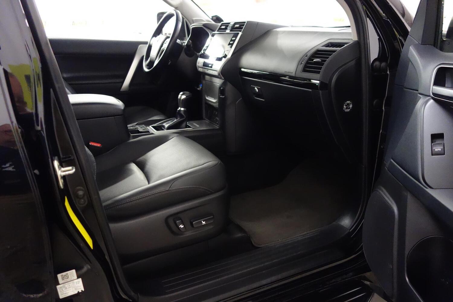 Toyota Land Cruiser vaihtoauto
