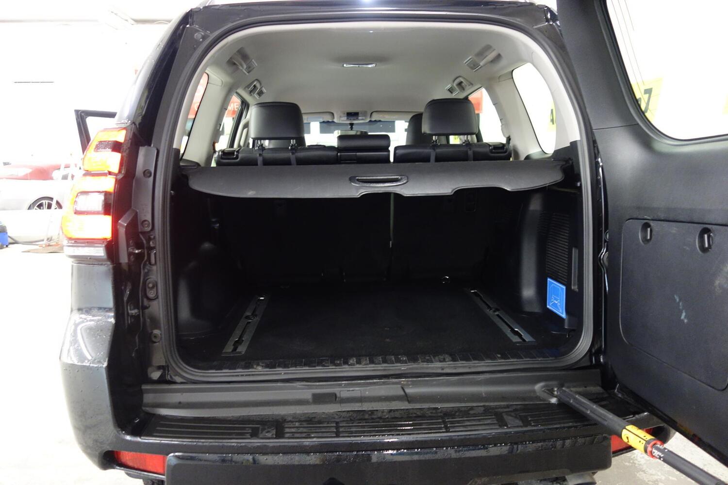 Toyota Land Cruiser vaihtoauto