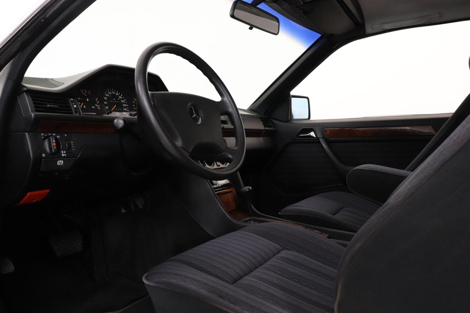 Mercedes-Benz 300 vaihtoauto