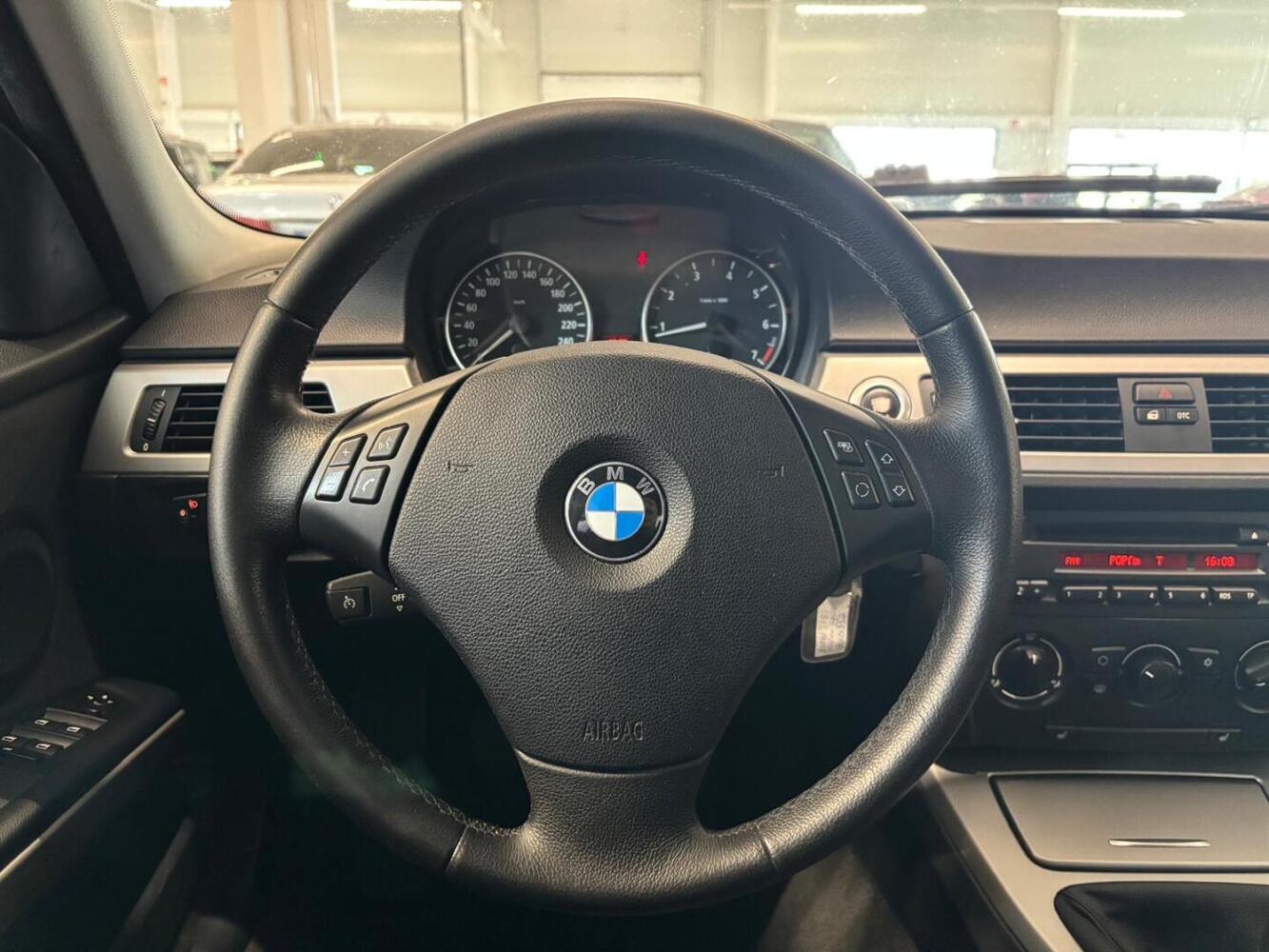 BMW 318 vaihtoauto