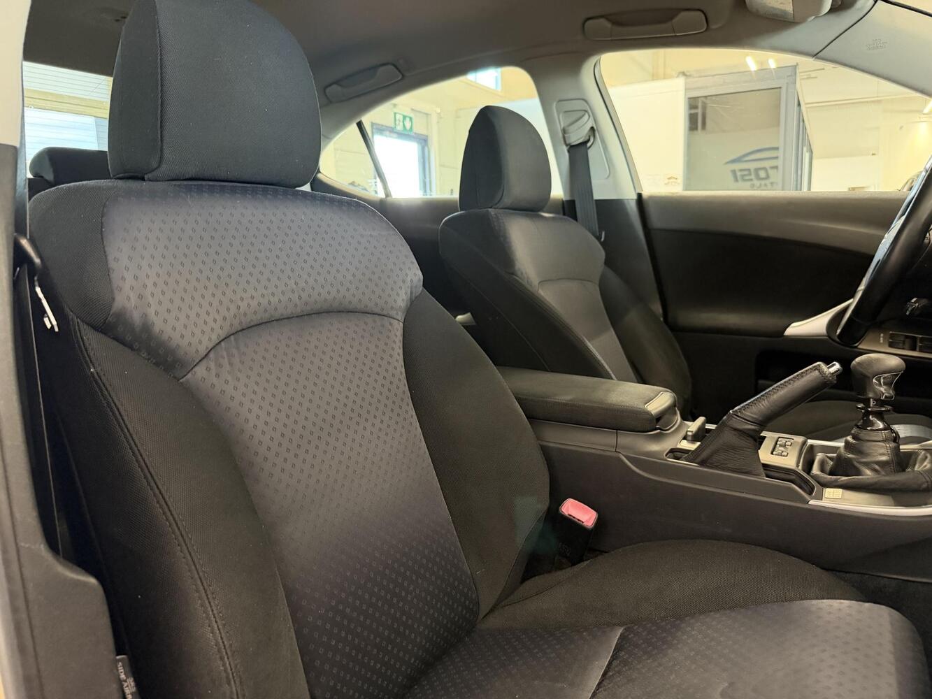 Lexus IS vaihtoauto
