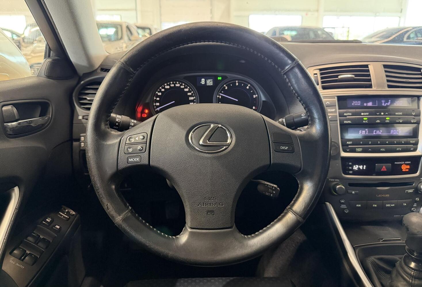 Lexus IS vaihtoauto
