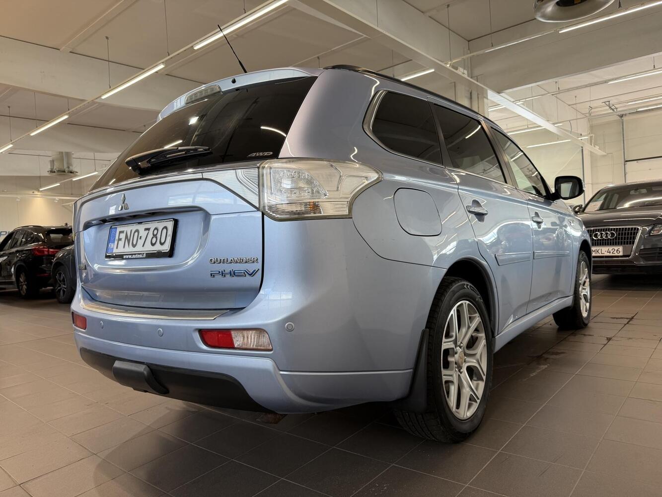 Mitsubishi Outlander PHEV vaihtoauto