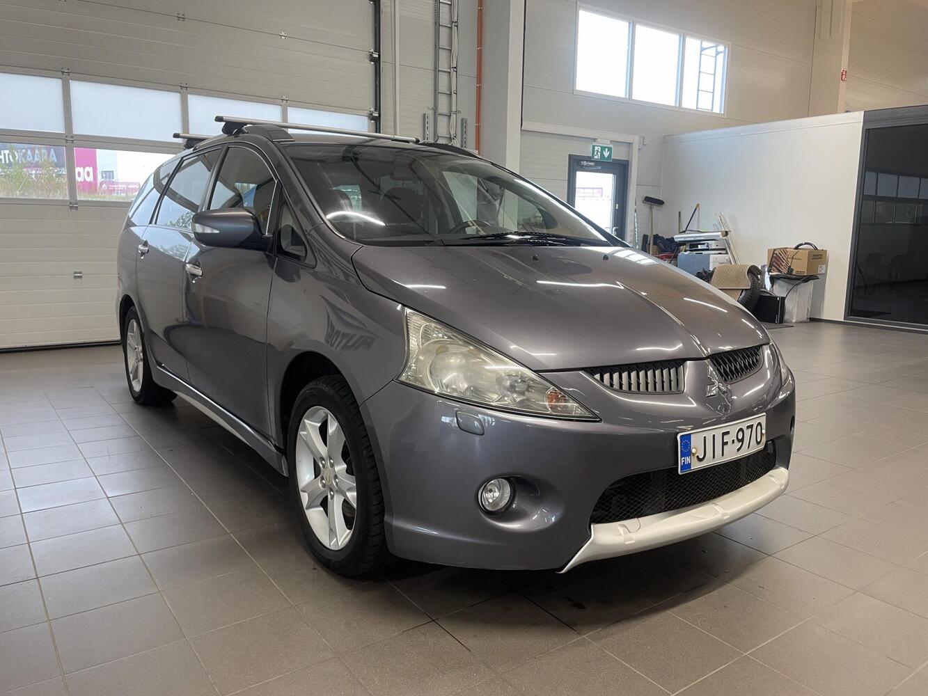 Mitsubishi Grandis vaihtoauto
